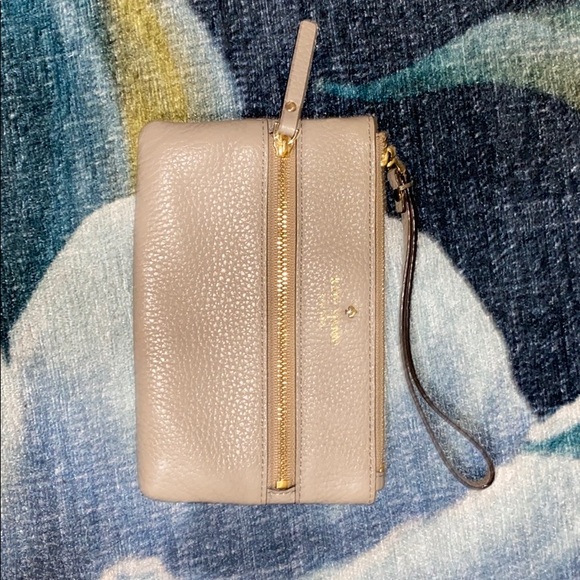 kate spade Handbags - kate spade wristlet wallet